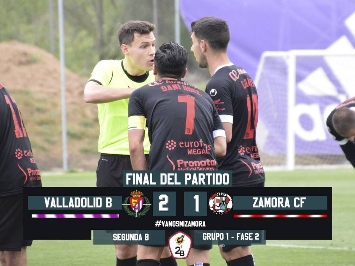 Dani Hernández y Carlos Ramos protestan una de las decisiones de López Vila