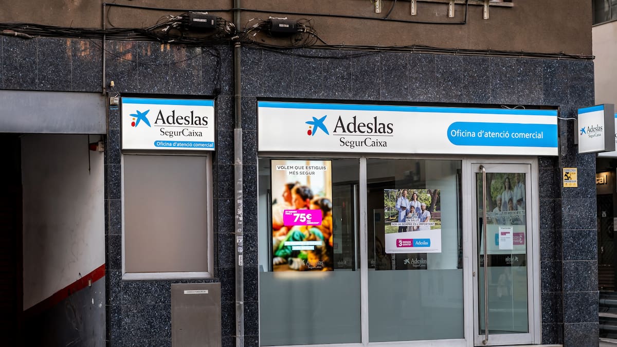 Adeslas acepta continuar atendiendo a los funcionarios de Muface tras el aumento de la oferta económica del Gobierno