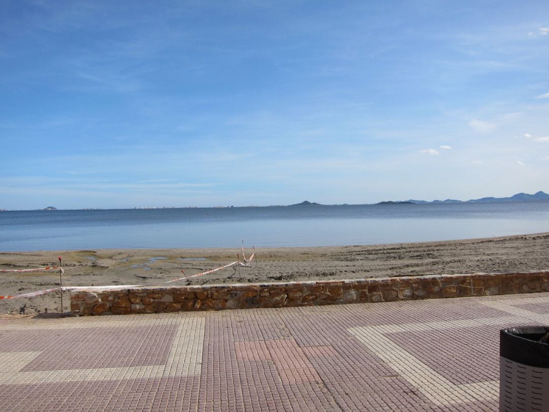 Imagen del Mar Menor, Los Alcázares, después de la DANA