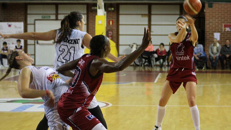 Embutidos Pajariel Bembibre se vió superada tras el descanso.