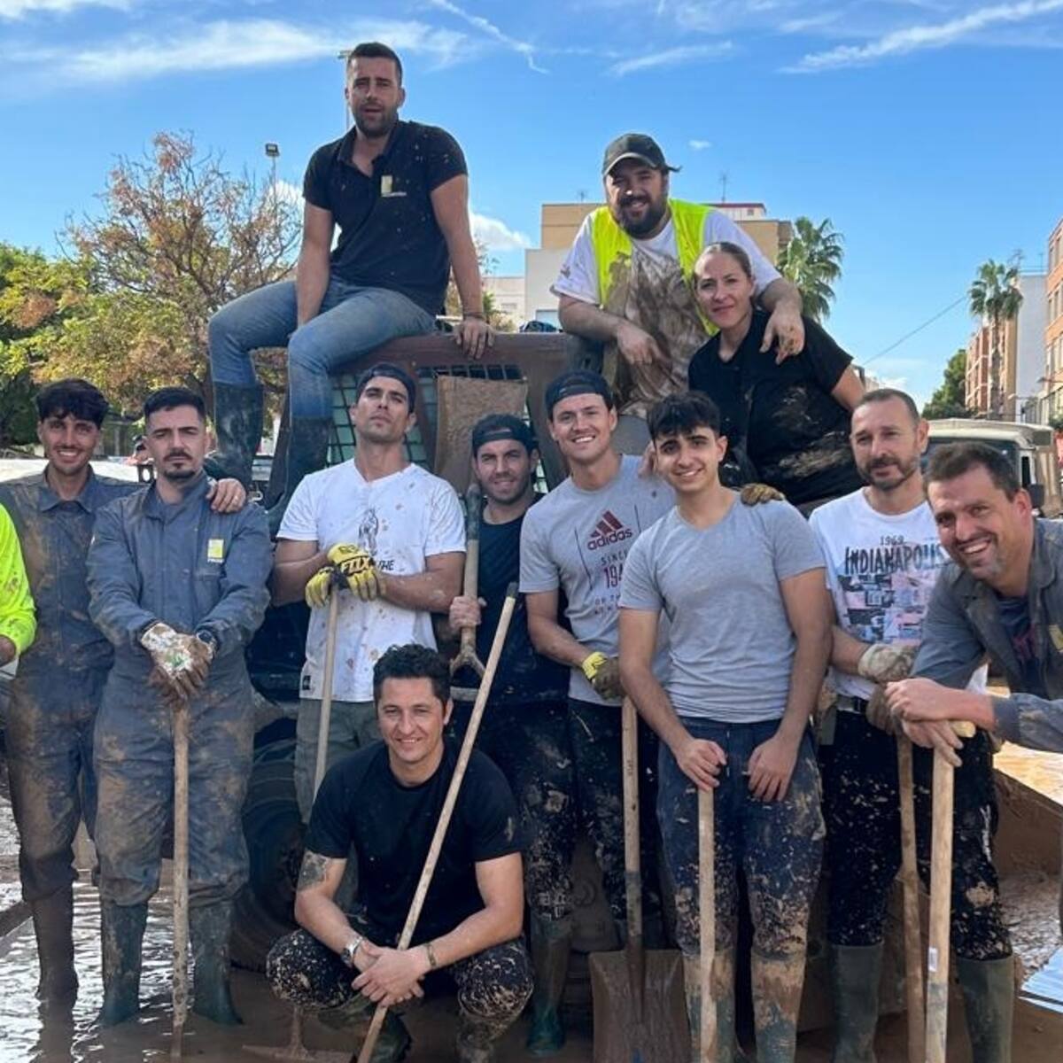 Solidaridad frente al desastre: así se movilizaron vecinos de Elda tras la DANA de Valencia