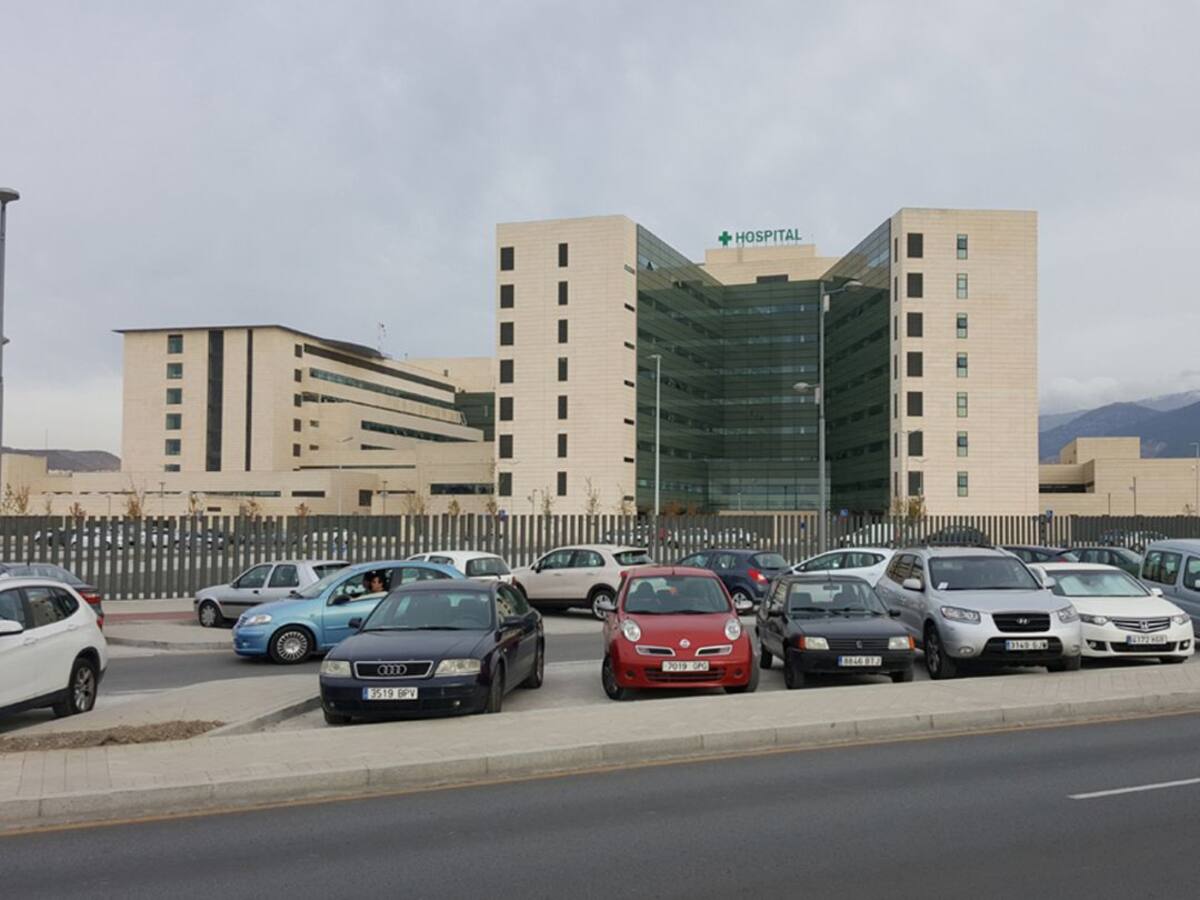 Ingresa en la UCI uno de los afectados por el último foco de covid-19 en Granada