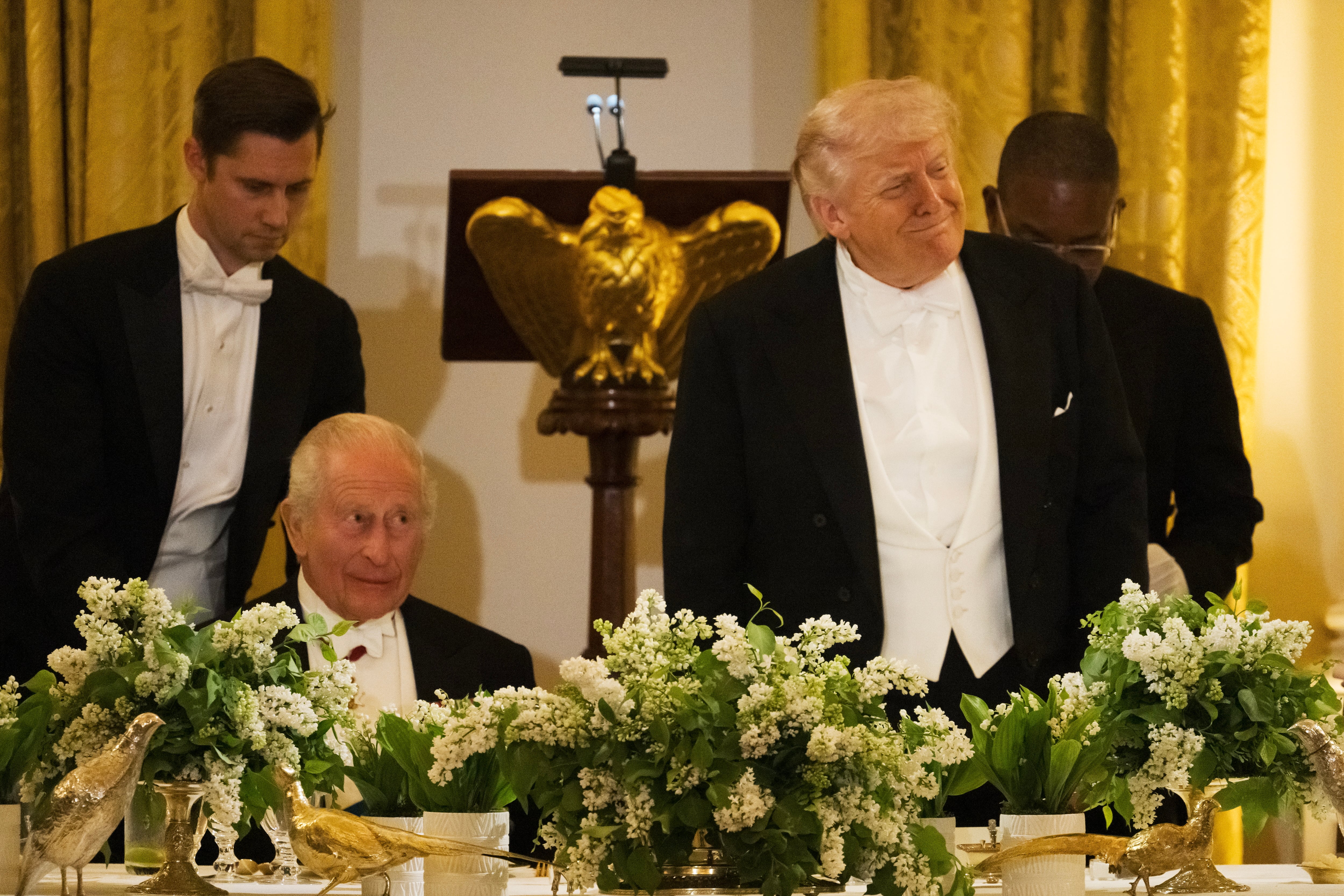 El presidente de EEUU, Donald Trump, y el rey de Inglaterra, Carlos III, en la Casa Blanca.