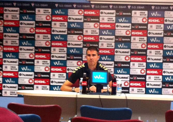 Garitano atiende a los medios en Ipurua este mediodía.