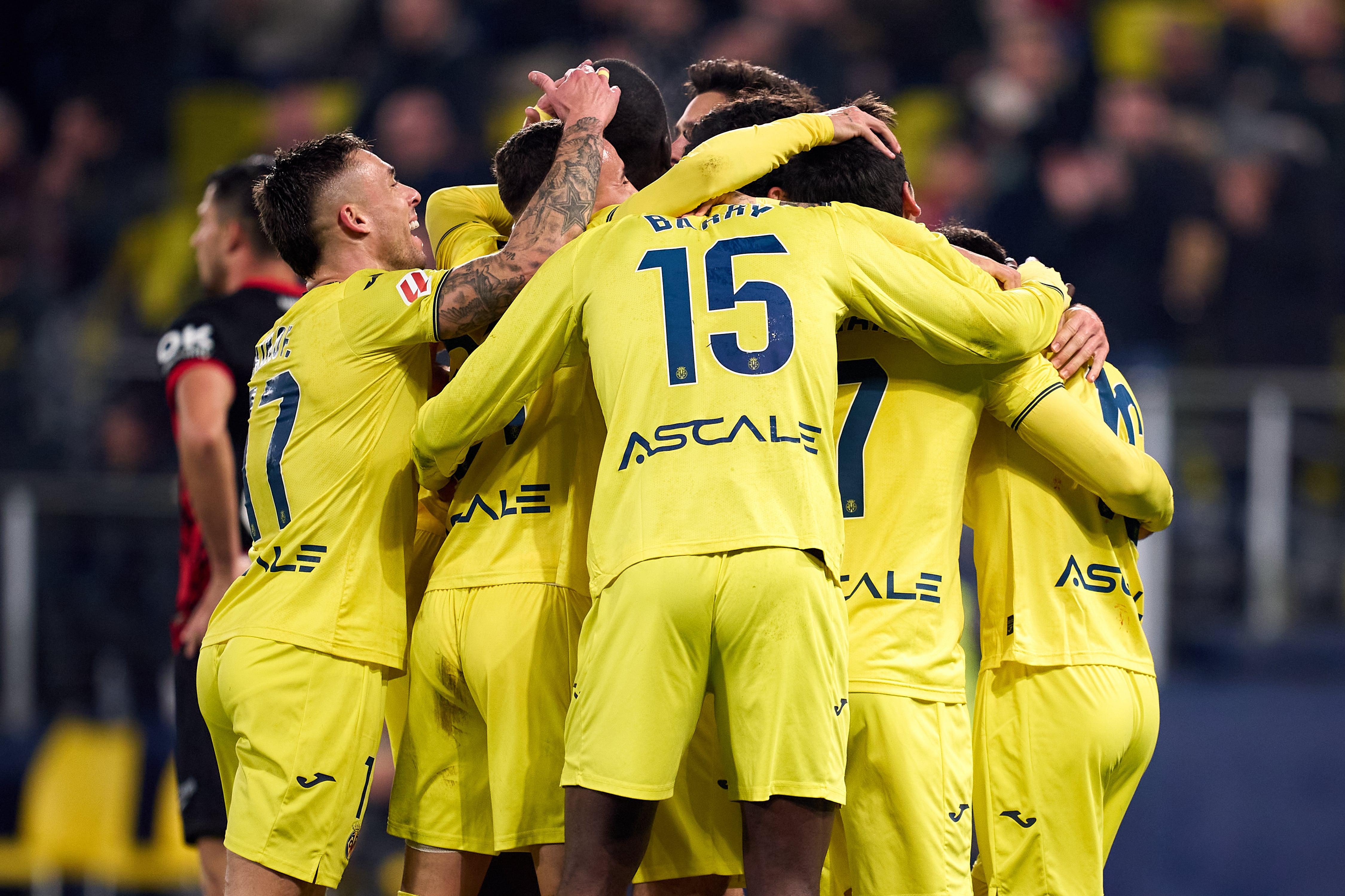 Los jugadores del Villarreal celebran el tercer gol