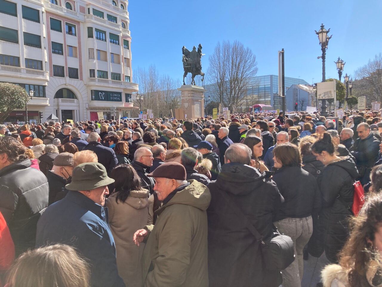 La Plaza del Cid, punto de inicio de la manifestación en defensa de la Sanidad Pública en Burgos