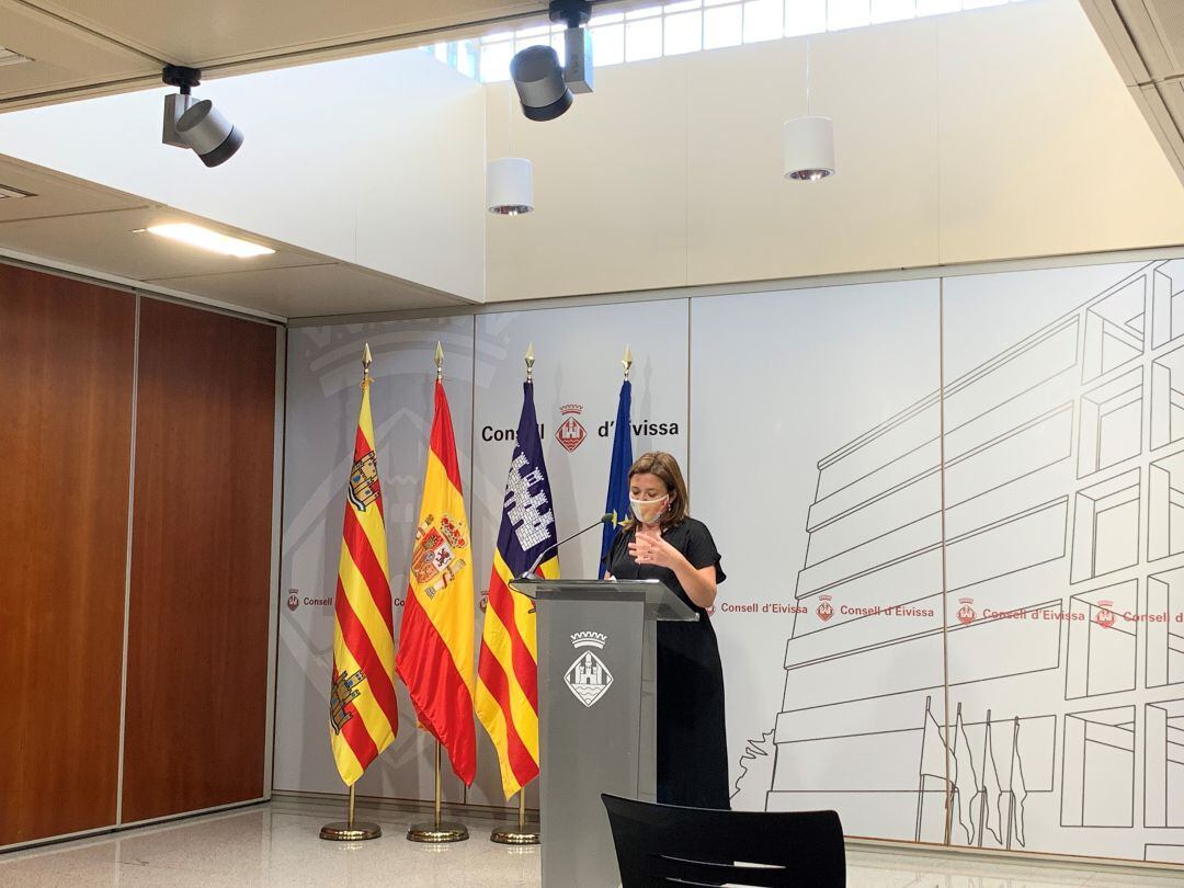 Mercedes Garrido, durante una visita en el Consell de Ibiza