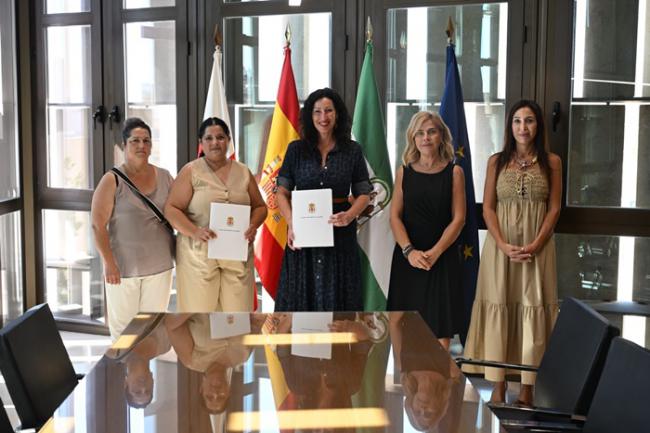 El Ayuntamiento firma convenios con Verdiblanca y ‘Camelamos Naquerar’ “para impulsar una Almería más inclusiva”.