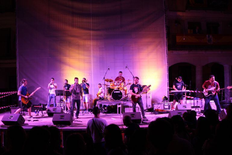 La Banda Olivetti en un concierto durante las fiestas de Cuéllar del 2017