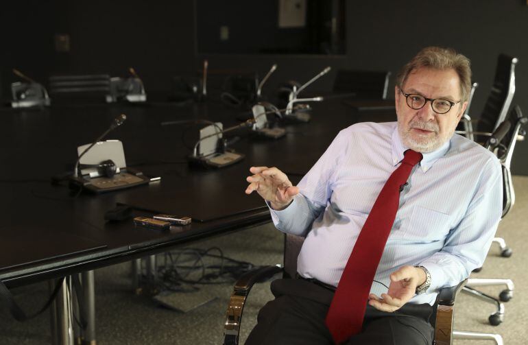 El presidente de Prisa, Juan Luis Cebrián, durante la entrevista concedida a la Agencia Efe.