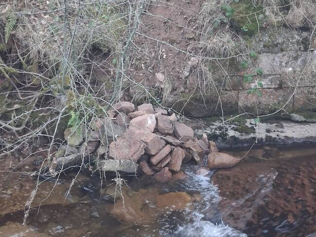 Desprendimiento en el Puente de Rojadillo sobre el río Camesa