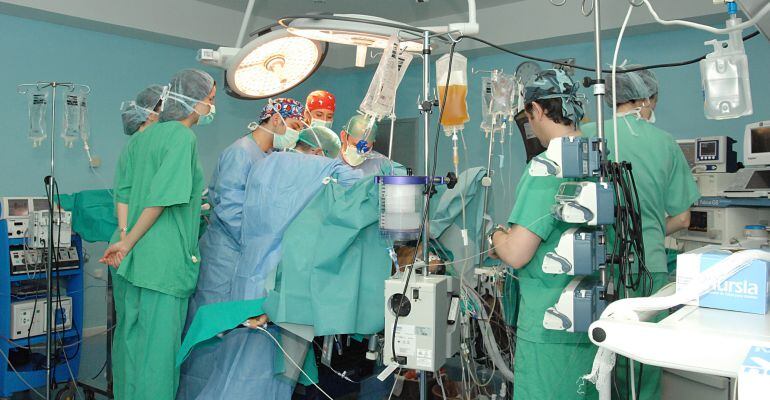 Médicos del Complejo Hospitalario de Jaén realizan un transplante hepático