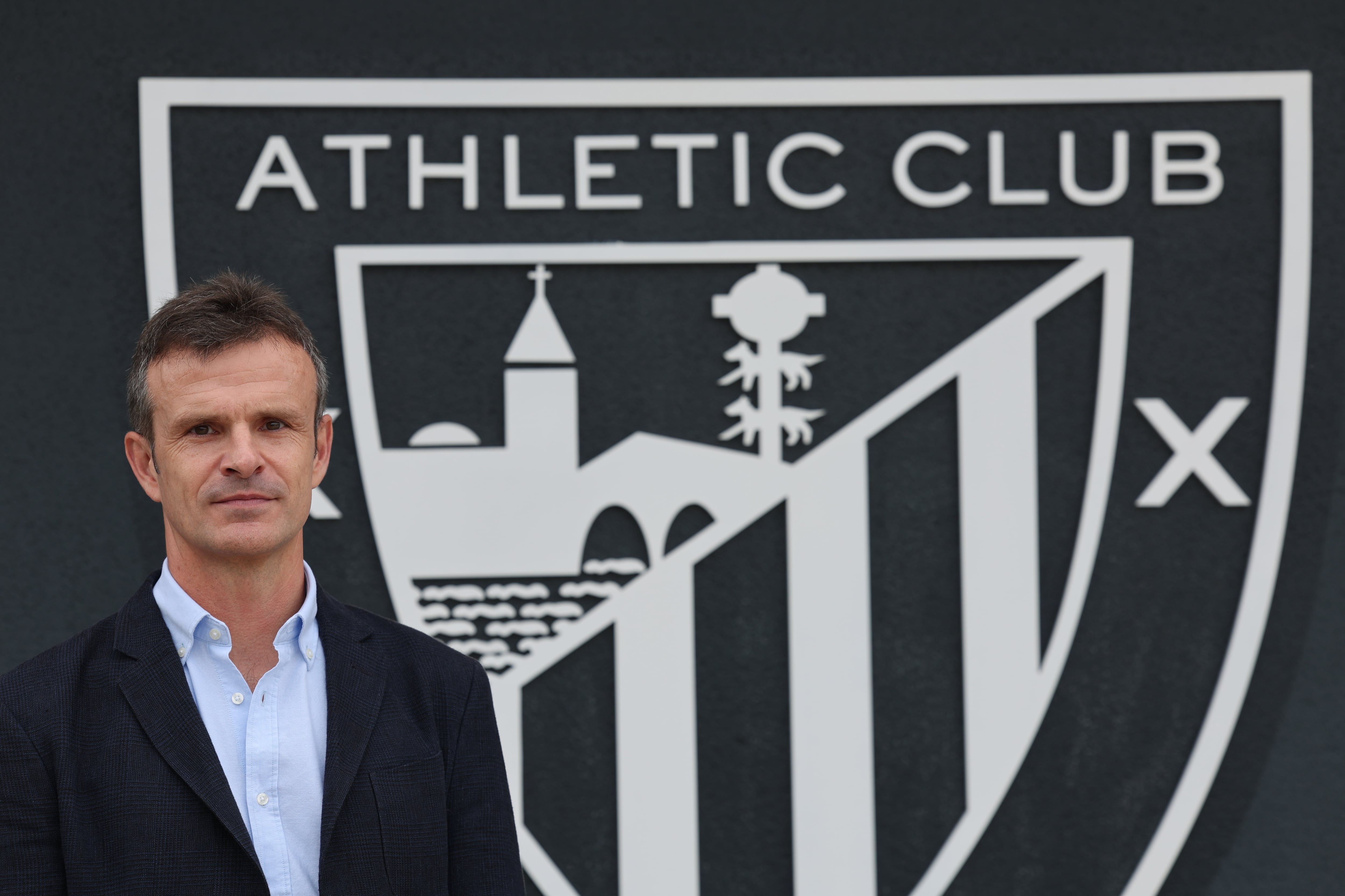 LEZAMA (BIZKAIA), 02/09/2024.- El presidente del Athletic Club, Jon Urrutia, este lunes momentos antes de ofrecer una rueda de prensa para analizar el inicio de la temporada. EFE/Luis Tejido
