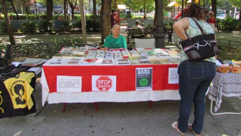 Imagen de uno de los mercadillos solidarios organizados por la PAH en Puertollano