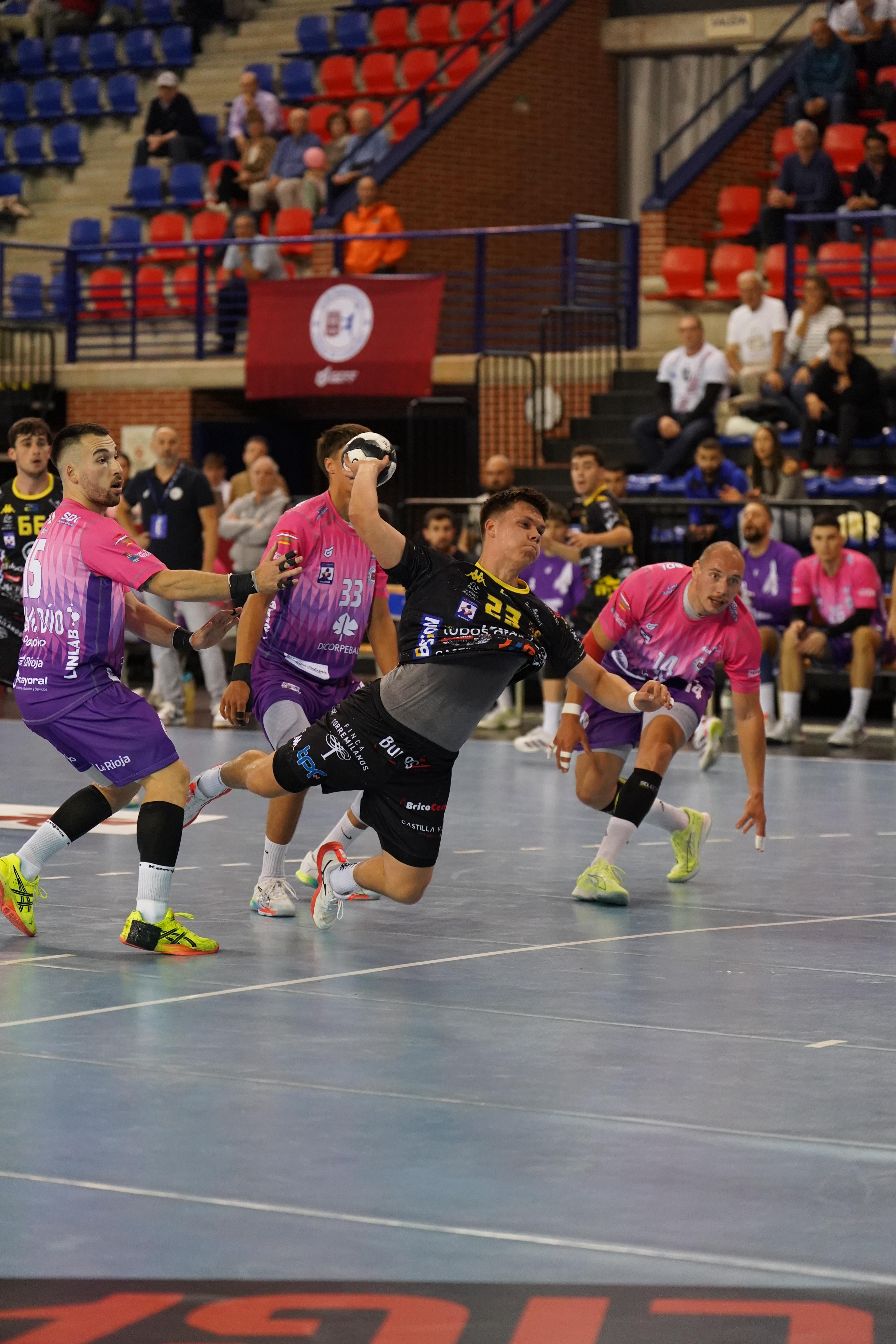 Rogonovs fue expulsado a los pocos minutos