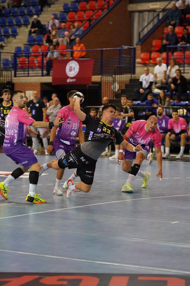 Rogonovs fue expulsado a los pocos minutos