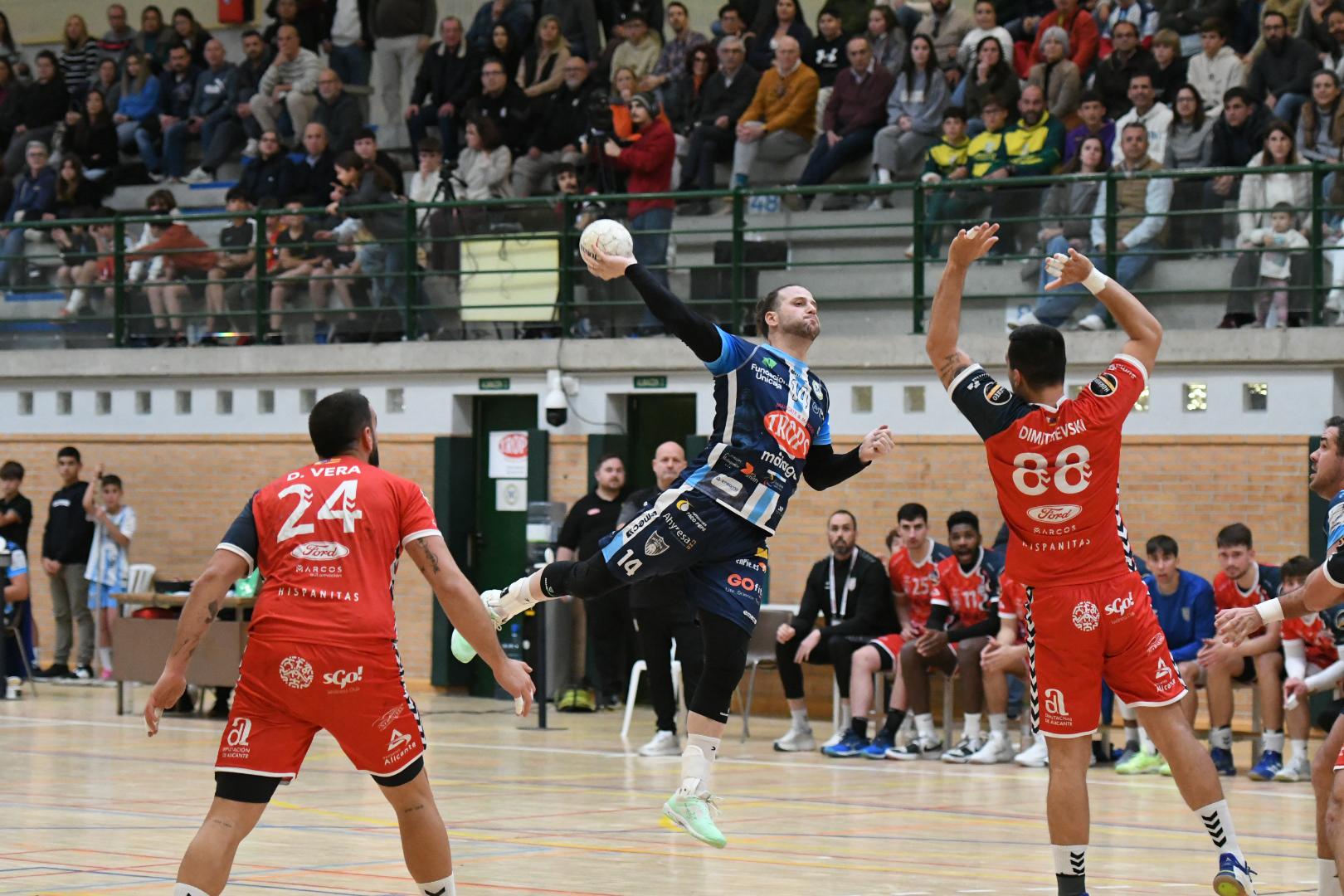 El jugador Nacho Moya, renueva con el Trops Málaga