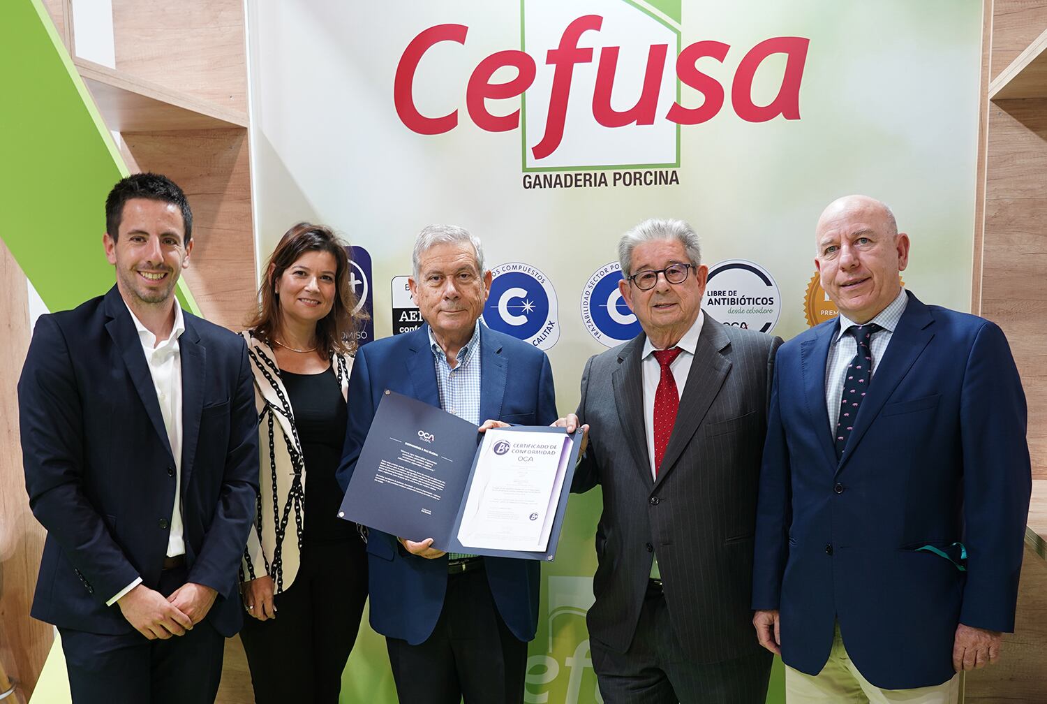 Jaime Forment, director de Explotación de OCA Global; Inmaculada Cánovas, directora general adjunta de Cefusa; Juan Cánovas, director general de Cefusa; José Fuertes, consejero delegado de Grupo Fuertes, y Alberto Herranz, director de Interporc