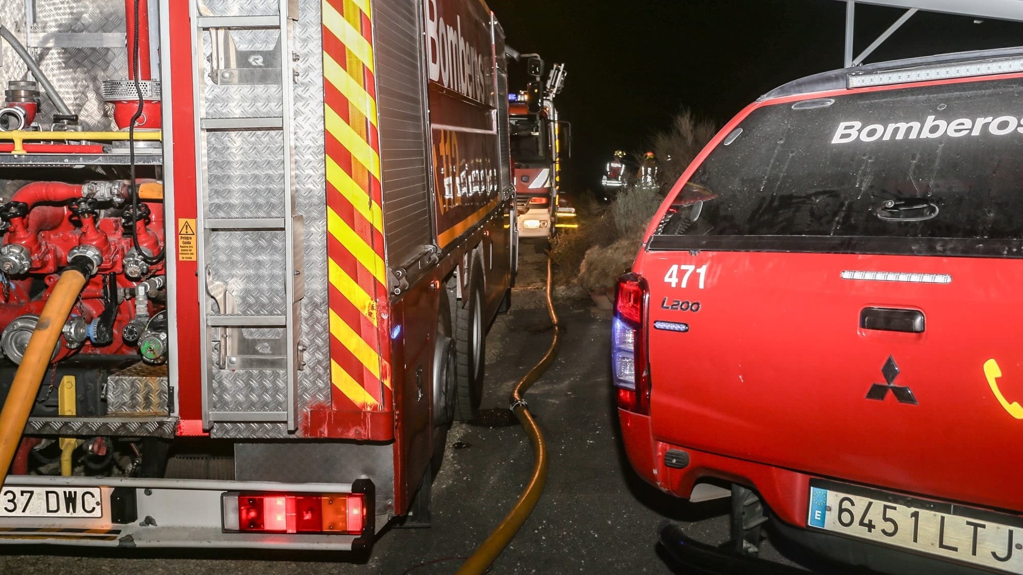 Los bomberos han controlado el fuego tras acudir rápidamente al lugar de los hechos