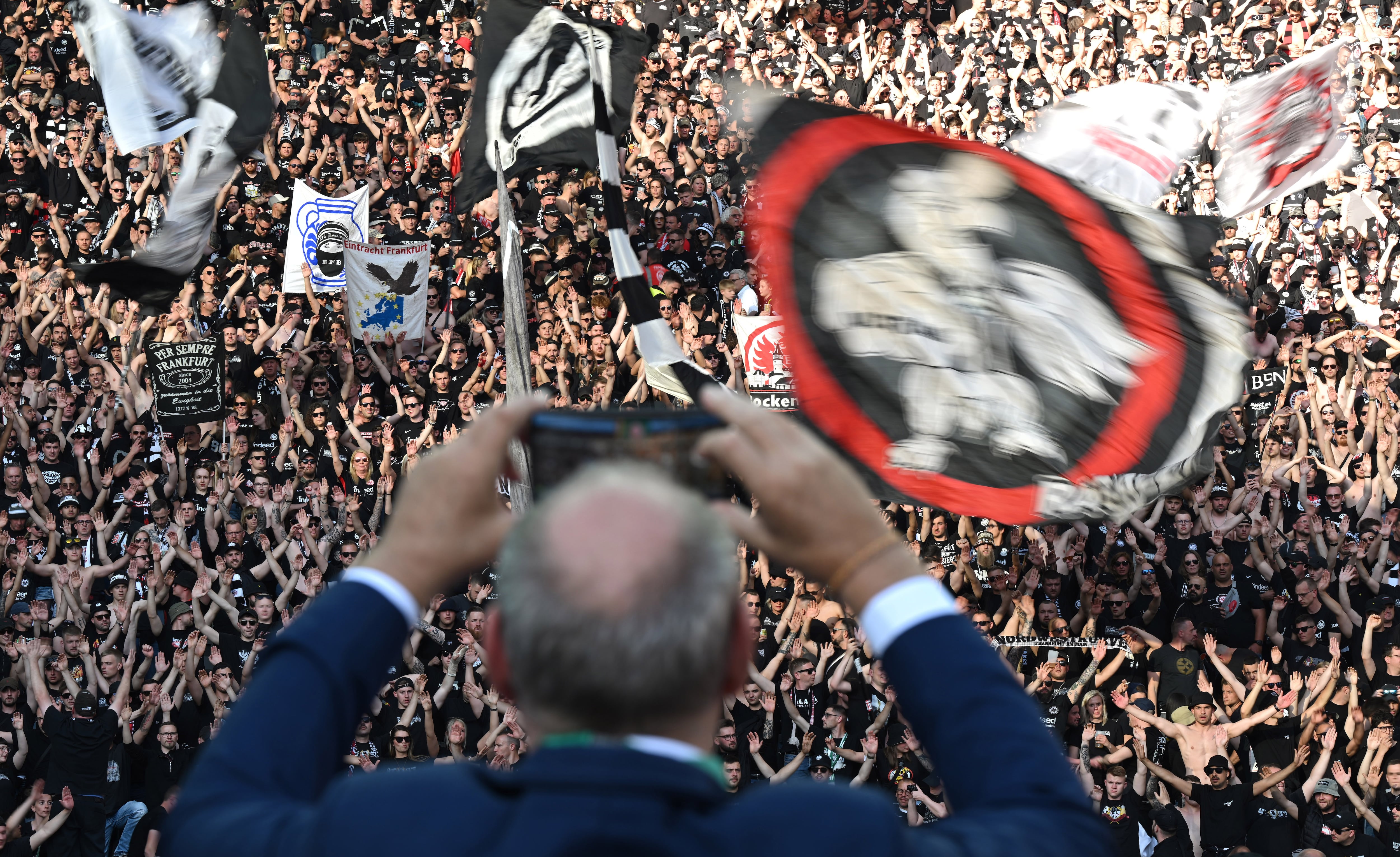 Peter Fischer, presidente del Eintracht Frankfurt, durante la previa de la copa alemana