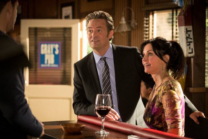 Matthew Perry y Courteney Cox en &#039;Cougar Town&#039;