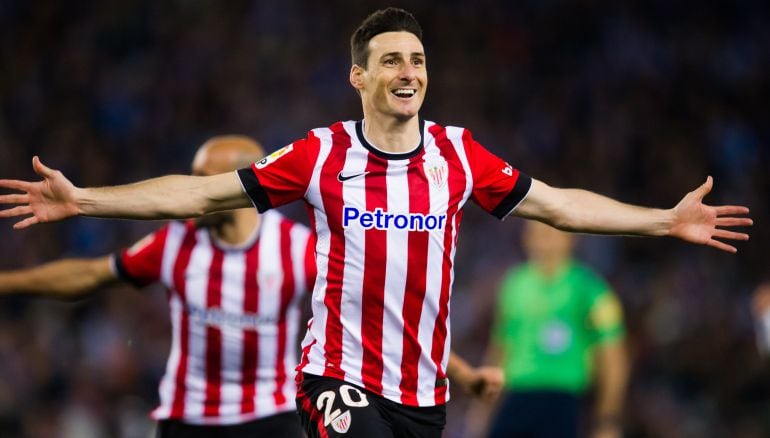 Aritz Aduriz celebrando un gol