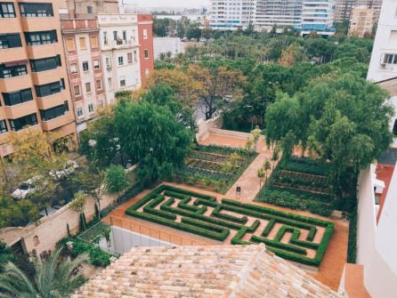 Vista interior de los Jardines desde el torreón de la Alqueria