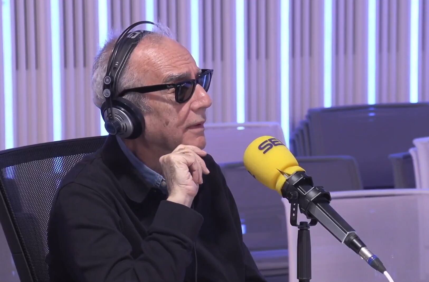 Juan José Millás ha acudido a la Feria Sénior de Madrid.