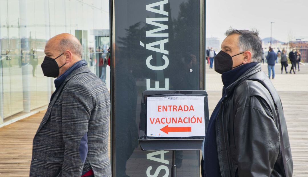 Vacunación en el Centro Cultural Miguel Delibes de Valladolid