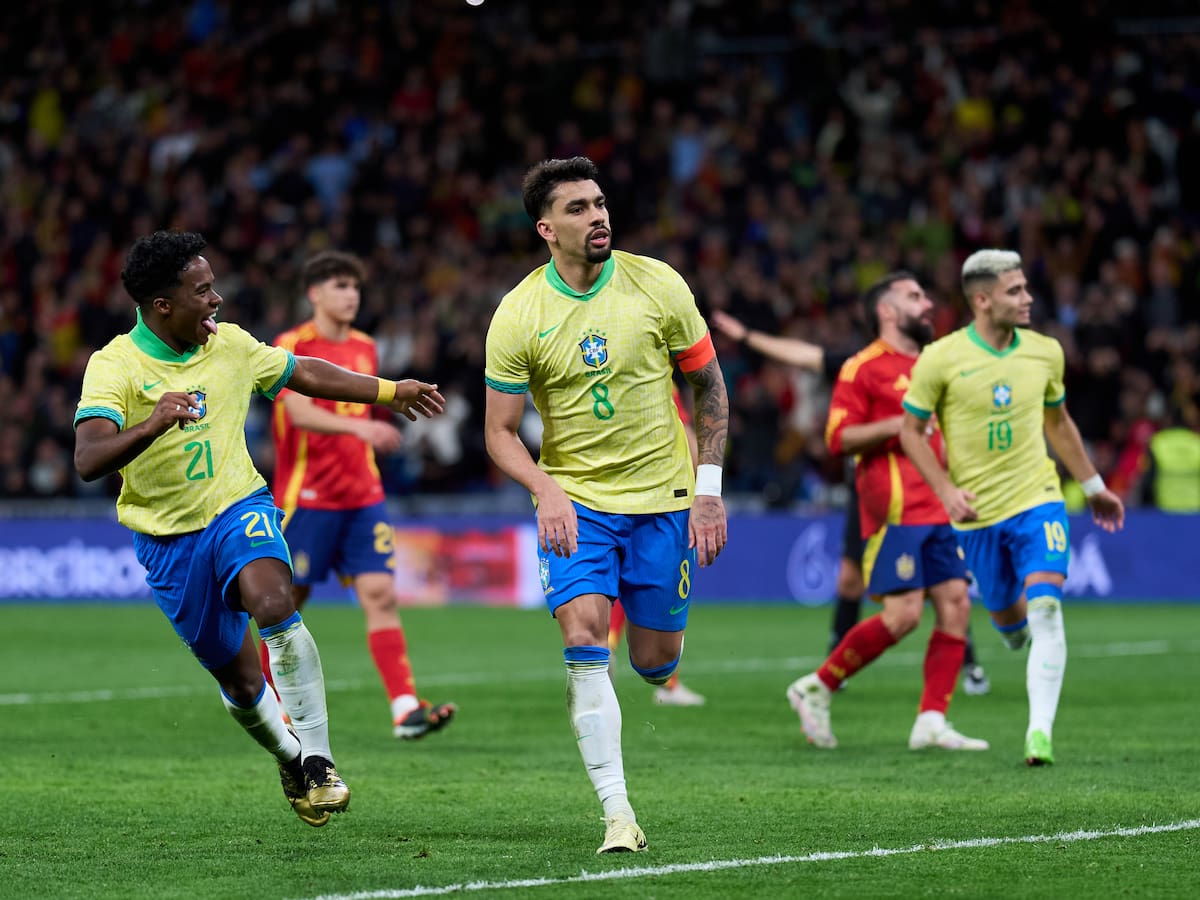 Paquetá rescata un empate para Brasil en un final de locura (3-3)