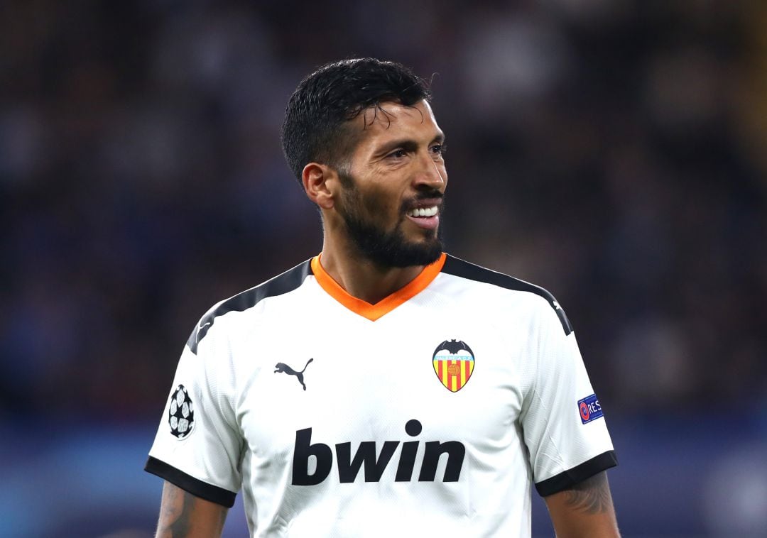 Ezequiel Garay, durante un partido con el Valencia CF