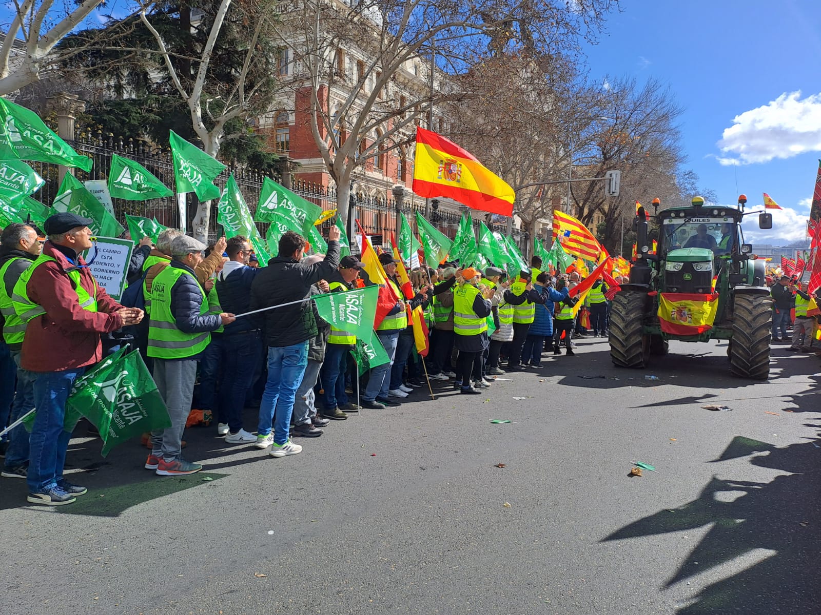 Imagen de archivo de una manifestación en Madrid en la que participaron agricultores de Alicante. Foto: ASAJA Alicante