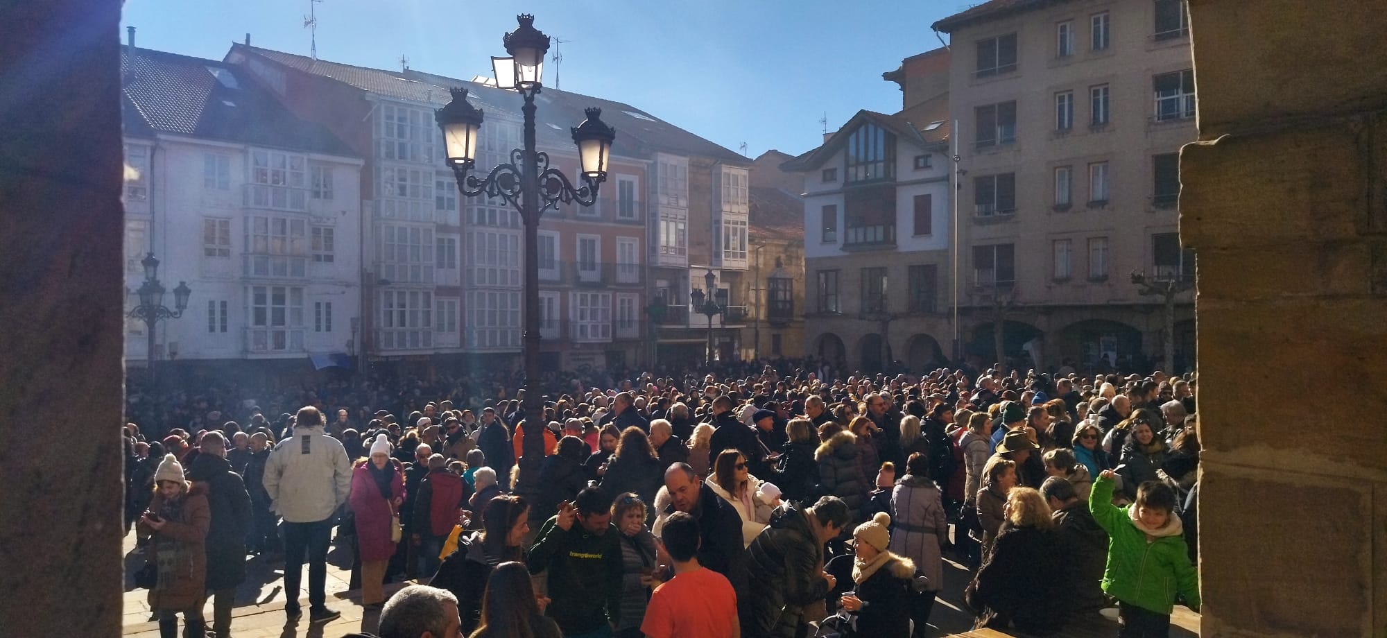 Ambiente en la Plaza de España de Reinosa.