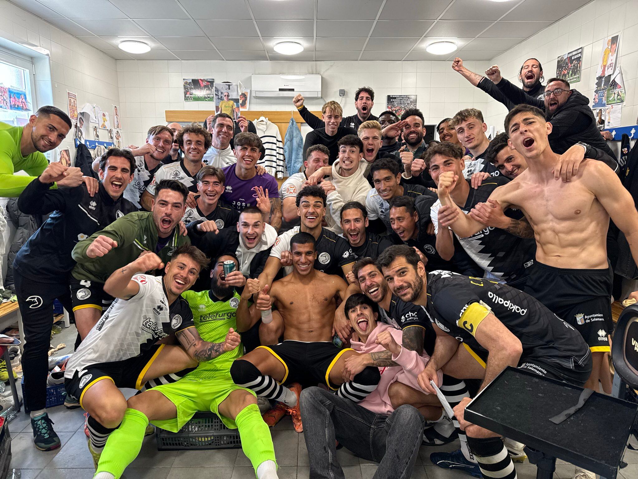 Fiesta en el vestuario de Unionistas de Salamanca/UnionistasCF