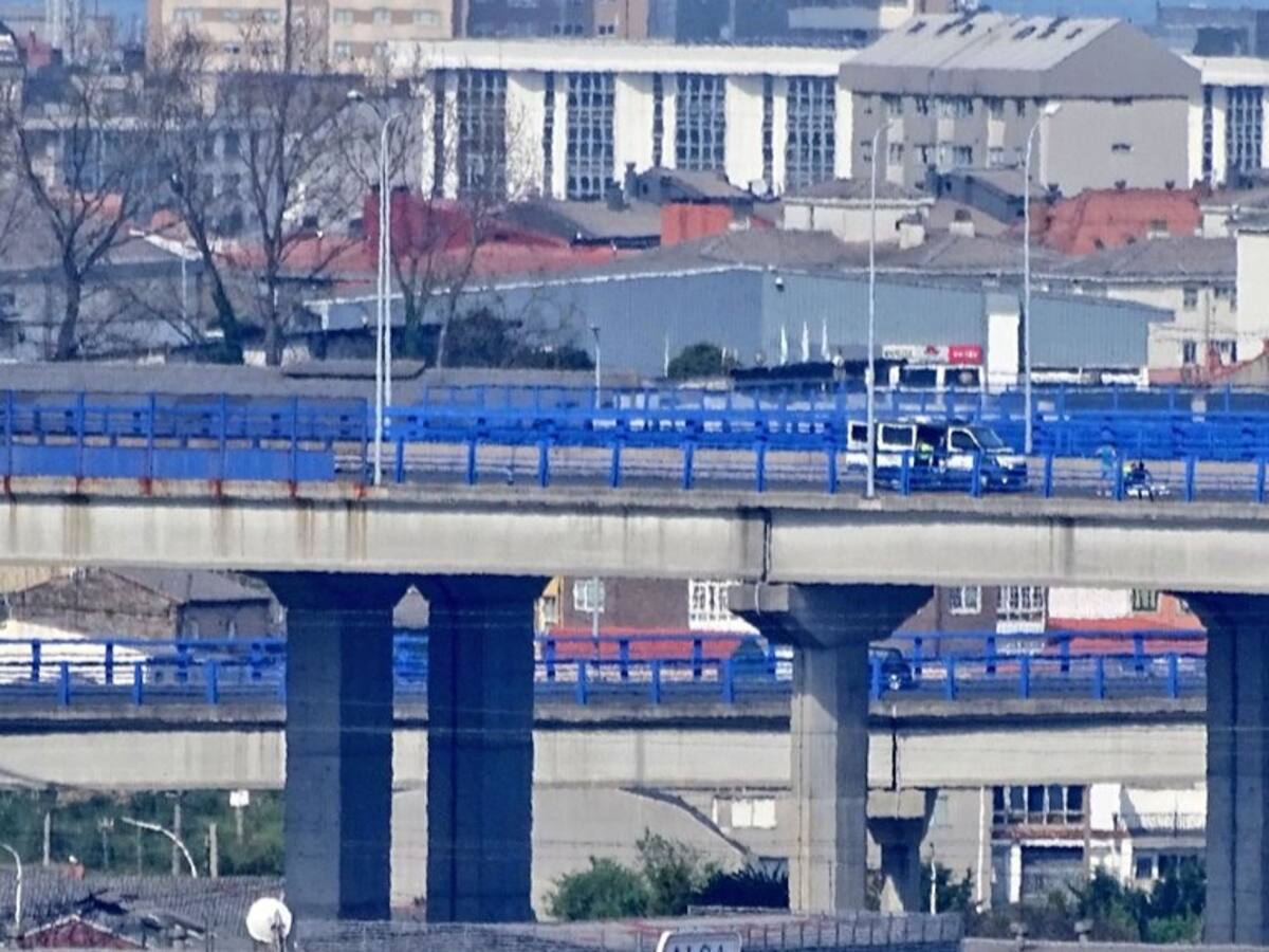 Fallece un motorista de 40 años tras sufrir una caída en A Coruña