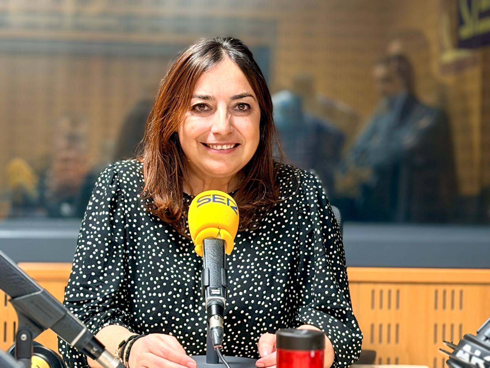 Miriam Andrés en los micrófonos de Radio Palencia