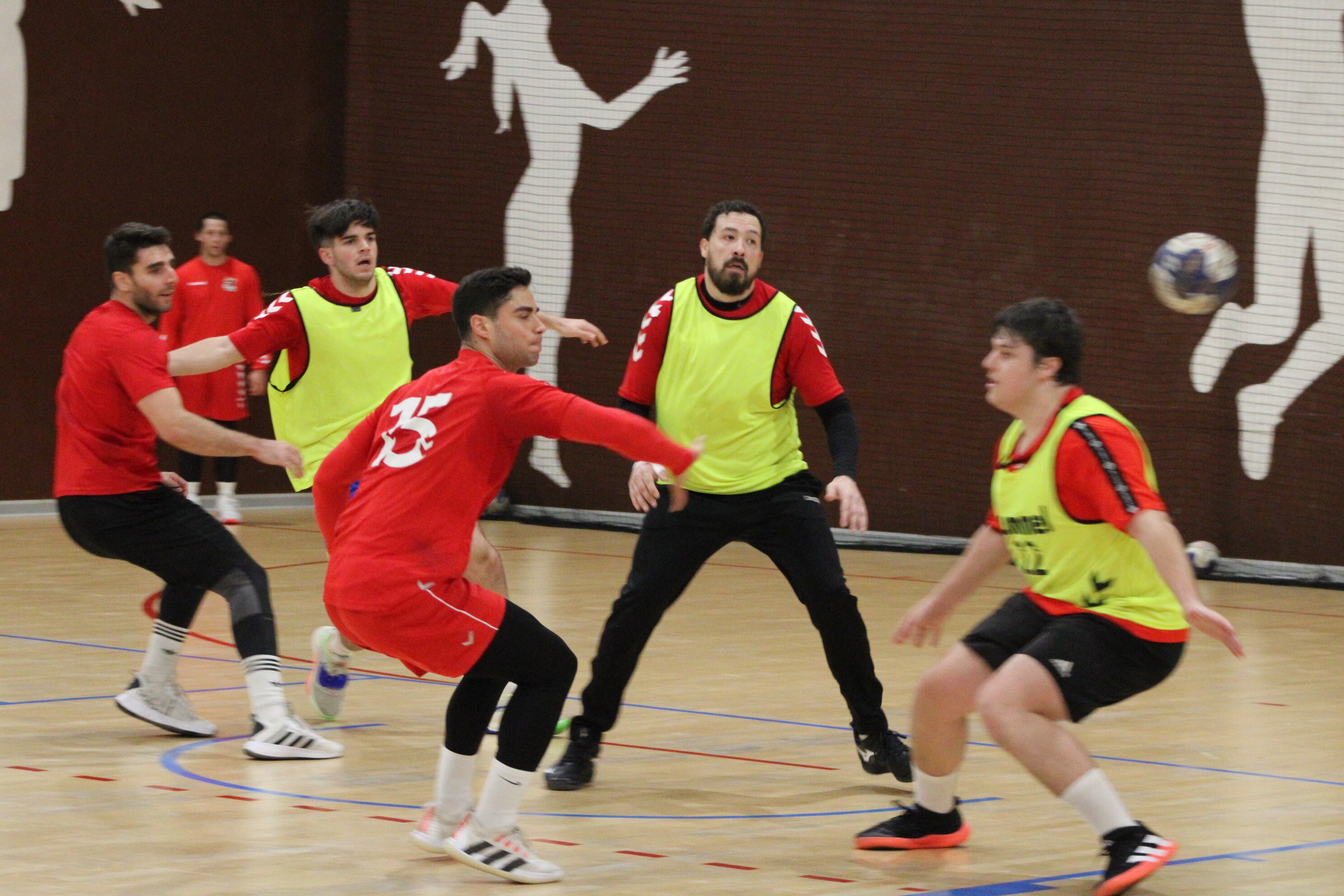 Entrenamiento del Club Balonmano Burgos