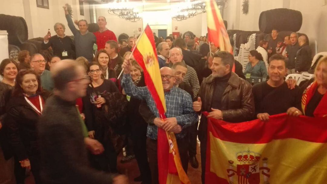 Los seguidores de VOX celebran sus resultados en los comicios andaluces