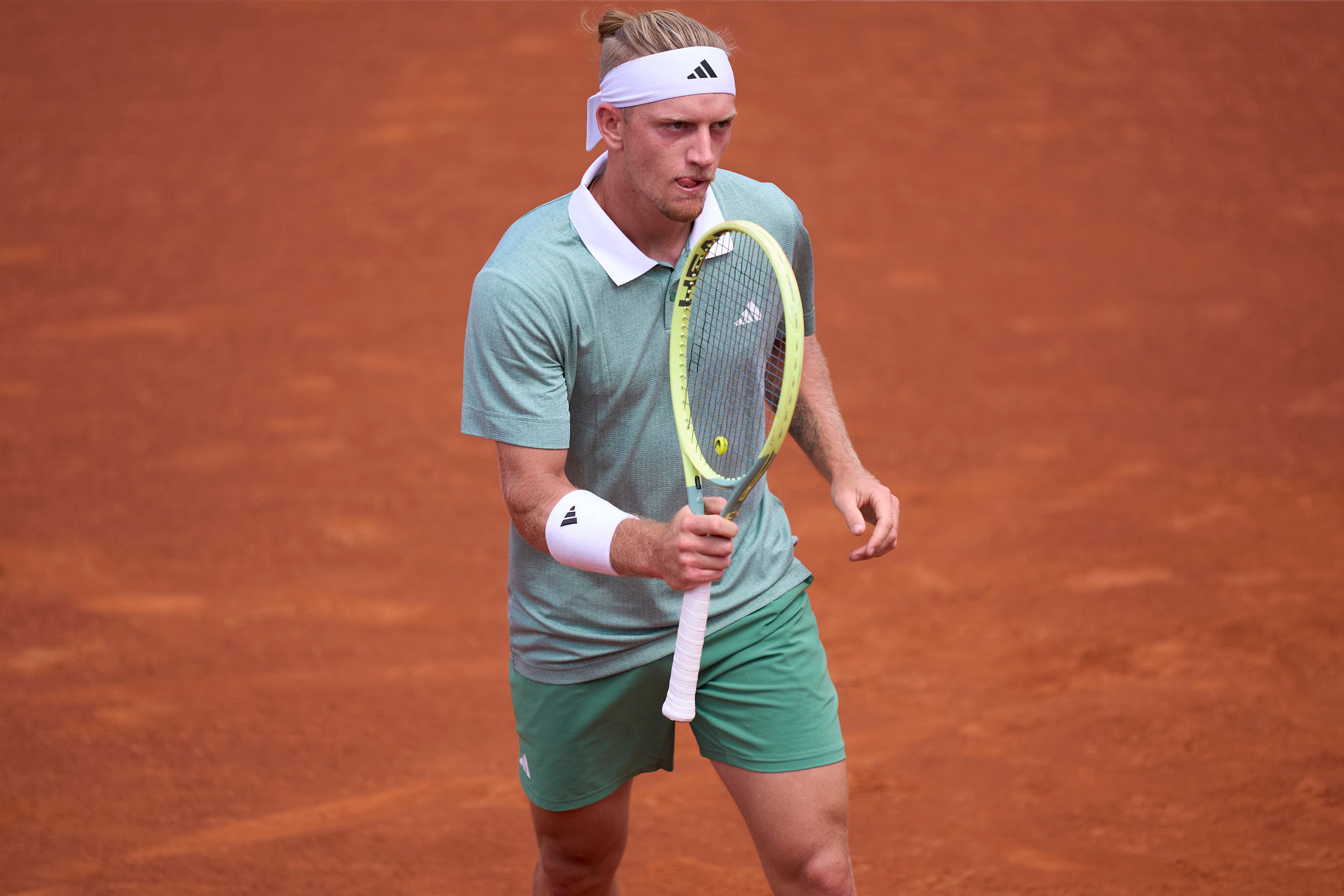 Alejandro Davidovich festeja un punto ante Dusan Lajovic en la tercera ronda del Conde de Godó