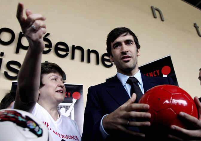 Raúl González, durante la presentación de la campaña &#039;Fútbol Europeo Contra el Hambre&#039; en la sede de la Comisión Europea en Bruselas