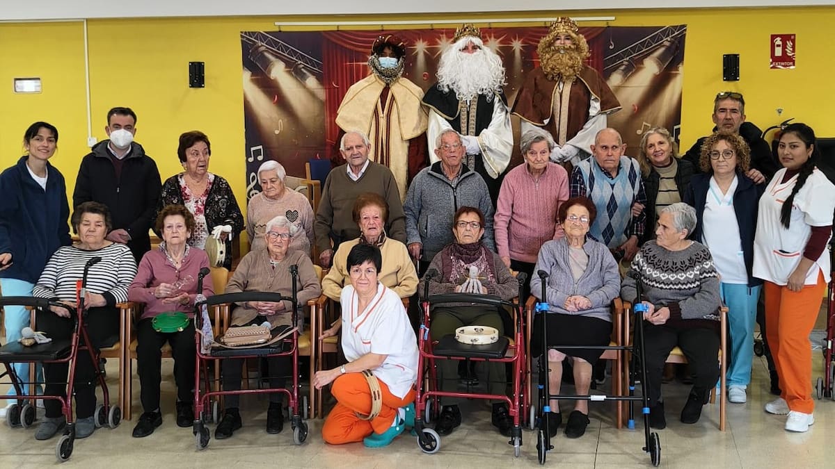 Cuéllar se prepara para una gélida cabalgata de Reyes visitando los belenes vivientes