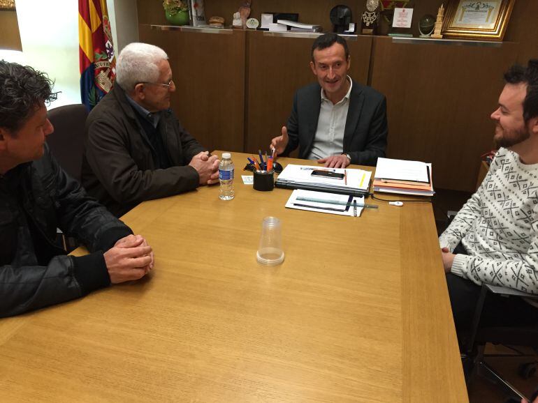 El alcalde con el presidente de la SAT San Pascual