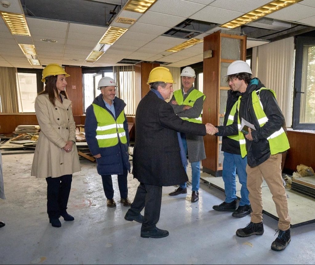 Abel Caballero y David Regades visitan las obras del VgoTIC Global Hub