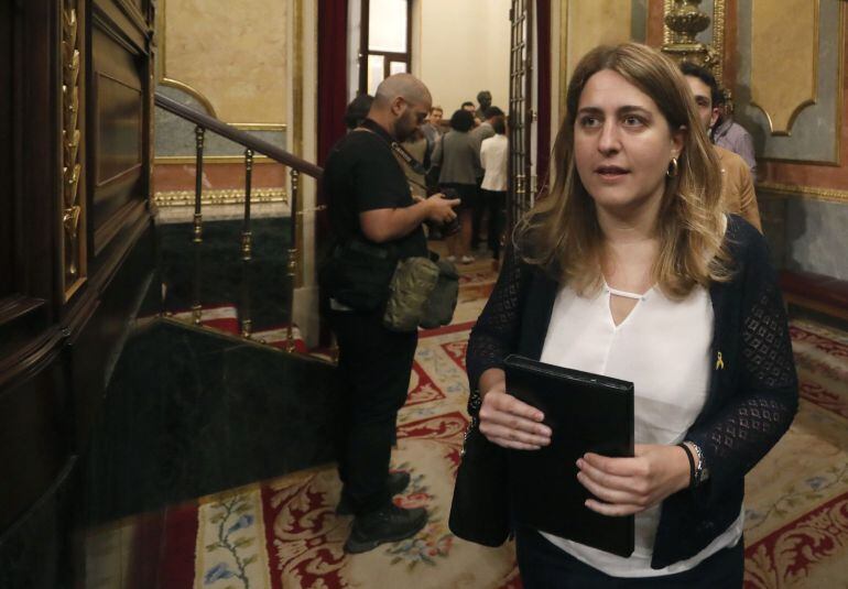 La coordinadora general del PDeCAT, Marta Pasca, a su llegada al Congreso.