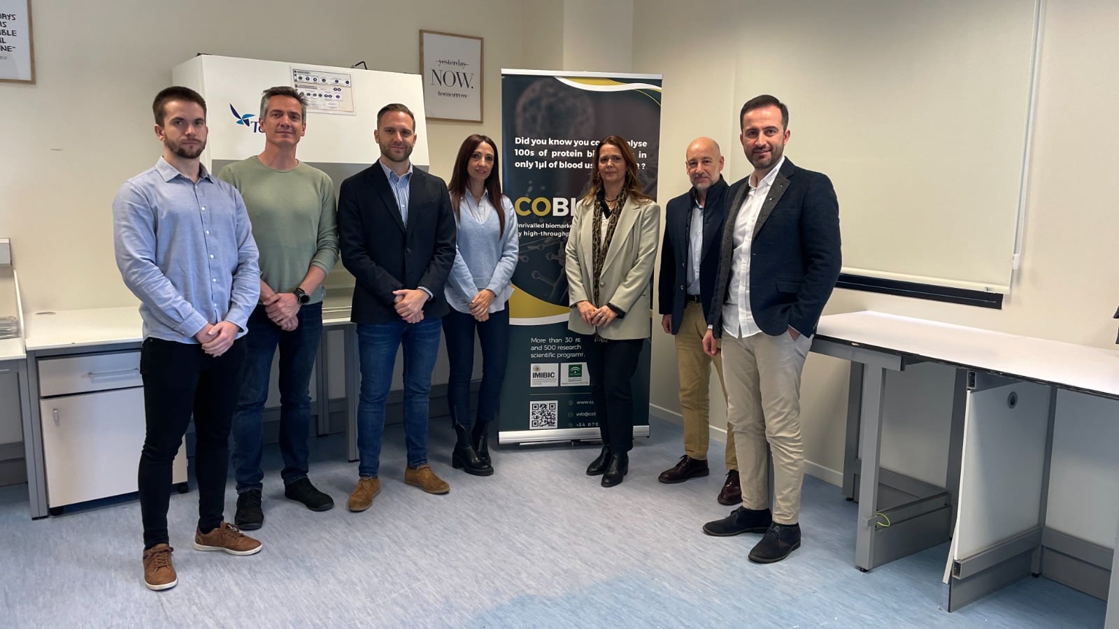 Responsables de LABME Innovación Social y COBIOMIC en la presentación del acuerdo.