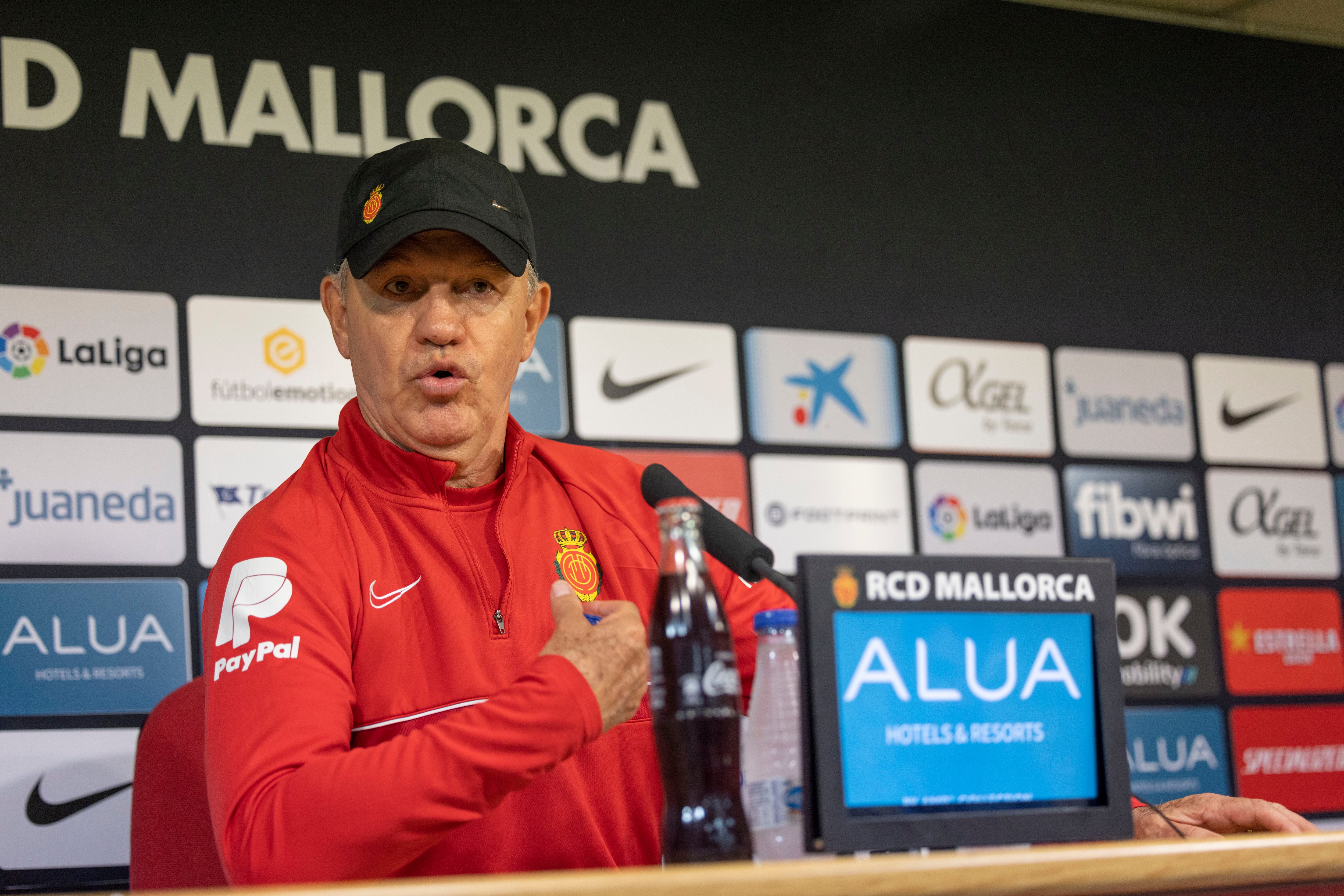 PALMA DE MALLORCA, 10/05/2022.- El entrenador Del Real Mallorca, Javier Aguirre , en la rueda de prensa previa al partido de Liga que el club disputará frente al Sevilla mañana en la capital andaluza.- EFE/CATI CLADERA