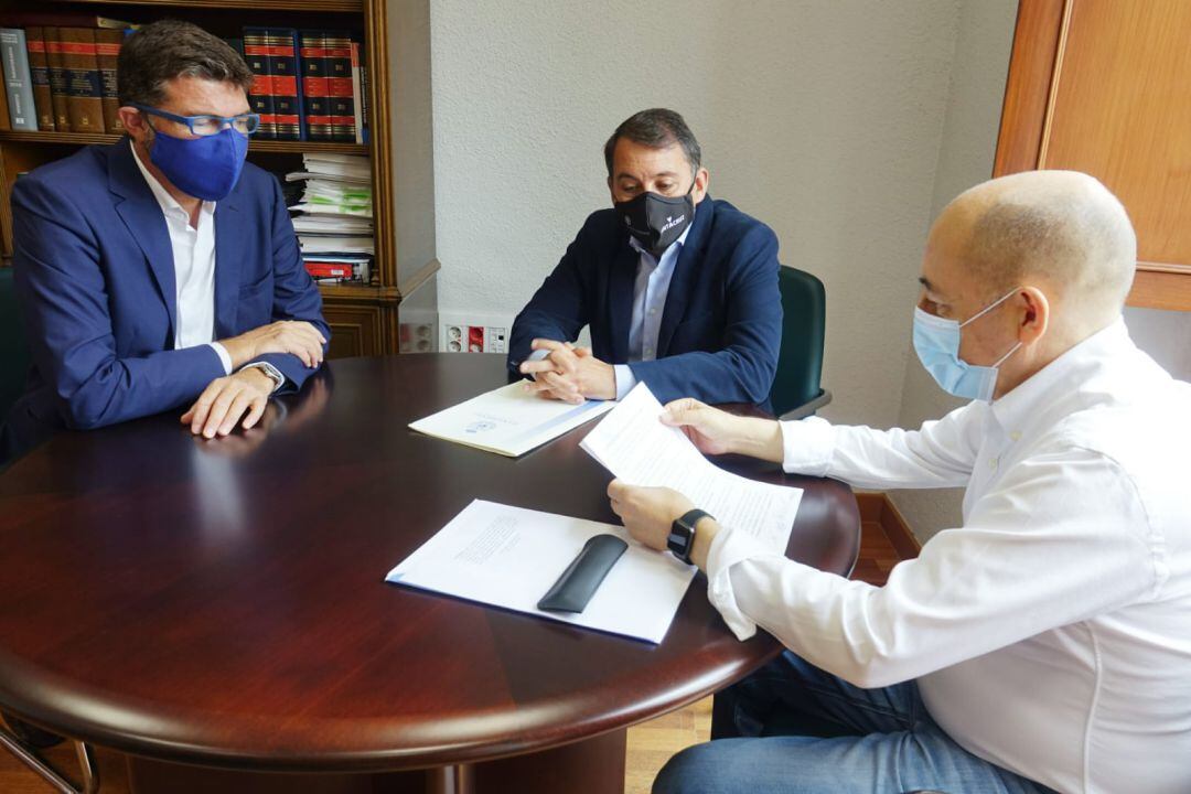 Presentación de la moción de censura.