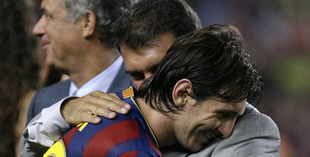 Messi y Laporta se funden en un abrazo tras un título del conjunto azulgrana