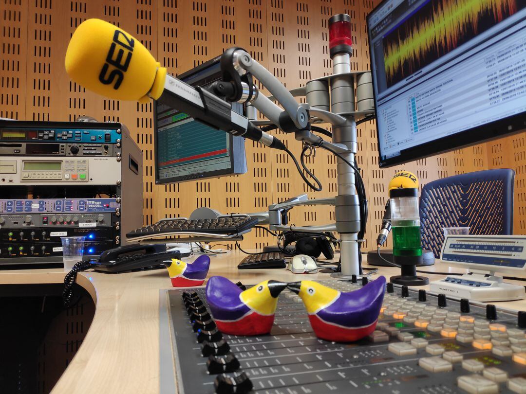 Los #VallaPájaros visitan la SER