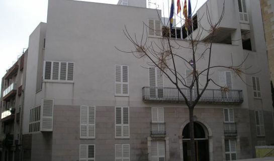 Façana de l'Ajuntament de Vila-seca.